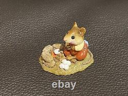 1984 WEE FOREST FOLK Campfire Mouse M-109 RETIRED, W. Petersen Classic