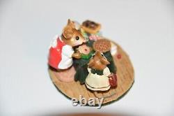 1996 M-220 Christmas Bake Sale Mouse Wee Forest Folk WFF Figure DP Retired mice