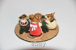 1996 M-220 Christmas Bake Sale Mouse Wee Forest Folk WFF Figure DP Retired mice