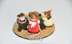 1996 M-220 Christmas Bake Sale Mouse Wee Forest Folk WFF Figure DP Retired mice