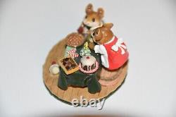 1996 M-220 Christmas Bake Sale Mouse Wee Forest Folk WFF Figure DP Retired mice