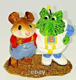 BK-01a, Tom and Eon with Book, Wee Forest Folk, Retired 1990 w Box, Miniature