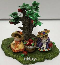 THE ORCHARD Wee Forest Folk M-458yy 2014 Event Piece Retired Limited Ed