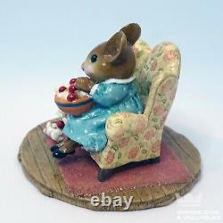 WEE FOREST FOLK M-333 A Sneaky Treat, William Petersen 2006 Retired E2B