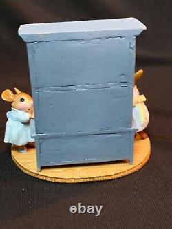 WEE FOREST FOLK RETIRED SPECIAL COLOR BLUE CURIO with ALL 7 RETIRED ANNETTES MINIS