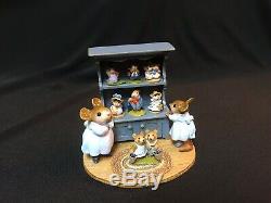 WEE FOREST FOLK RETIRED SPECIAL COLOR BLUE CURIO with ALL 7 RETIRED ANNETTES MINIS