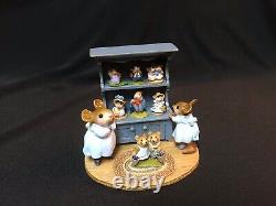 WEE FOREST FOLK RETIRED SPECIAL COLOR BLUE CURIO with ALL 7 RETIRED ANNETTES MINIS