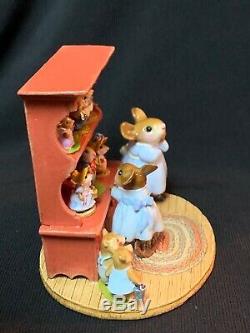 WEE FOREST FOLK RETIRED SPECIAL COLOR RED CURIO with ALL 7 RETIRED ANNETTES MINIS
