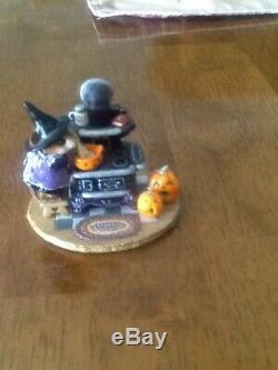 WEE FOREST FOLK The Old Stove, Halloween M-105H, Petersen, MInt/Retired. No box