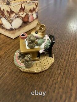 Wee Forest Folk 1992 Mrs. Mousey's Studio M-184 Retired New In WFF box