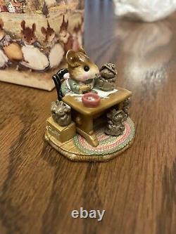 Wee Forest Folk 1992 Mrs. Mousey's Studio M-184 Retired New In WFF box