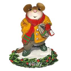 Wee Forest Folk CHRISTMAS SEED FEAST, WFF# M-664, RETIRED 2021, Christmas Mouse
