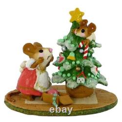 Wee Forest Folk Christmas Figurine M-240 Scamper Raising Cane (Cream)