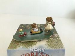 Wee Forest Folk Christmas M-262LIGHTING THE WAY DARLING, Retired PRISTINE