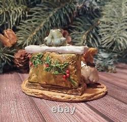 Wee Forest Folk Figurine M-191 Christmas Eve (Taupe)