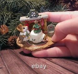 Wee Forest Folk Figurine M-191 Christmas Eve (Taupe)