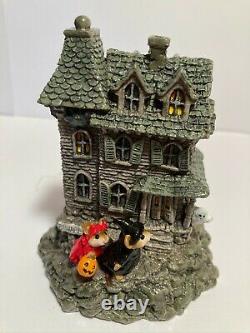 Wee Forest Folk M-165 Haunted Mouse House Retired