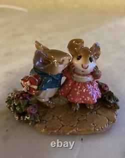 Wee Forest Folk M-192 First Kiss and on Valentine Day! 1993/ Retired now