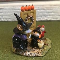 Wee Forest Folk M-280a WELCOME TRICK OR TREATERS Limited Edition & Retired +Box