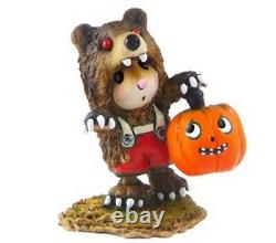 Wee Forest Folk M-490 Little Mouse in Scary Bear! (RETIRED)