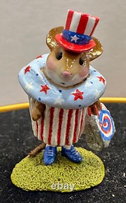 Wee Forest Folk / M-574i 4th of July Cupcake Treat / Retired / Mint