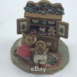 Wee Forest Folk Miniature Figurine Christmas Cupboard M 241 Retired