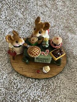 Wee Forest Folk Mousey's Bake Sale M-220 Christmas Special Retired 02