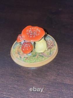 Wee Forest Folk Raindrops Retired Mushroom Mouse MILL Pond Series W