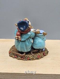 Wee Forest Folk The Carolers M 63 1981 Retired Very RARE