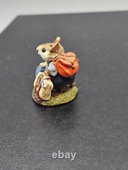 Wee Forest Folk Traveling Mouse M-110 1984 Retired Annette Peterson