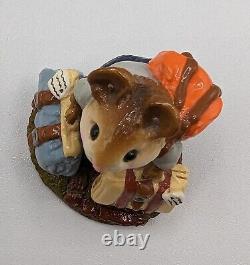 Wee Forest Folk Traveling Mouse M110 1984 Retired Annette Peterson