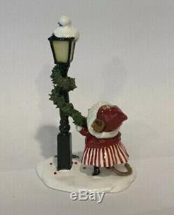 Wee Forest Folk Trim Twirler Christmas Winter Lamp Post =Retired