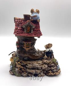 Wee Forest Folk WFF M-189 The Little Mice Who Lived in Shoe Retired in 2021