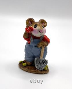 Wee Forest Folk WFF M-37 / M-037 Gardener Mouse Retired in 1981