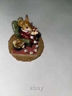 Wee forest folk M-333 A Sneaky Treat retired