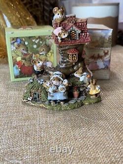 Wer Forest Folk M-189 Little Mice Who Lived In A Shoe (retired 2021)